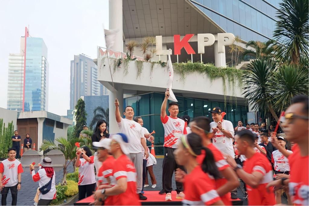 Meriahkan HUT RI ke-78, LKPP dan AKEN Gelar Lomba Fun Run