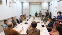 Forkopimda kota tangerang kunjungi malam misa natal