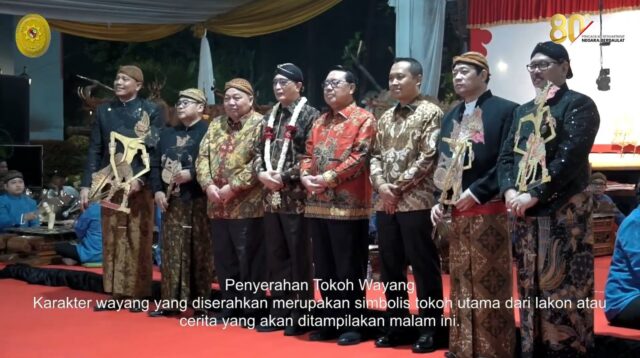 MA Gelar Wayang Kulit Rayakan HUT ke-80