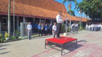 Wakasat Narkoba Polresta Tangerang Jadi Pembina Upacara di SMKN 1