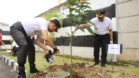 Kapolres Metro Tangerang Kota Pimpin Gerakan Bersih-Bersih dan Ketahanan Pangan di Mako Polres 5 Kapolres Metro Tangerang Kota