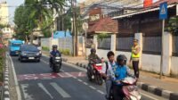 Kapolres Metro Tangerang Kota Turun Langsung Atur Lalu Lintas Pagi, Pastikan Aktivitas Warga Lancar 3 Kapolres Metro Tangerang Kota
